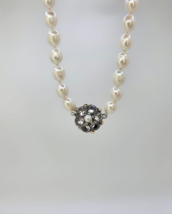 Colar Perolas  com Marcasites